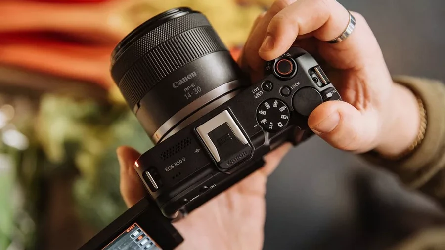 Canon EOS R50 V Mirrorless Camera-Des6